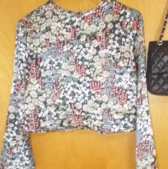Spring/Summer floral waist top - Picture 2 of 3